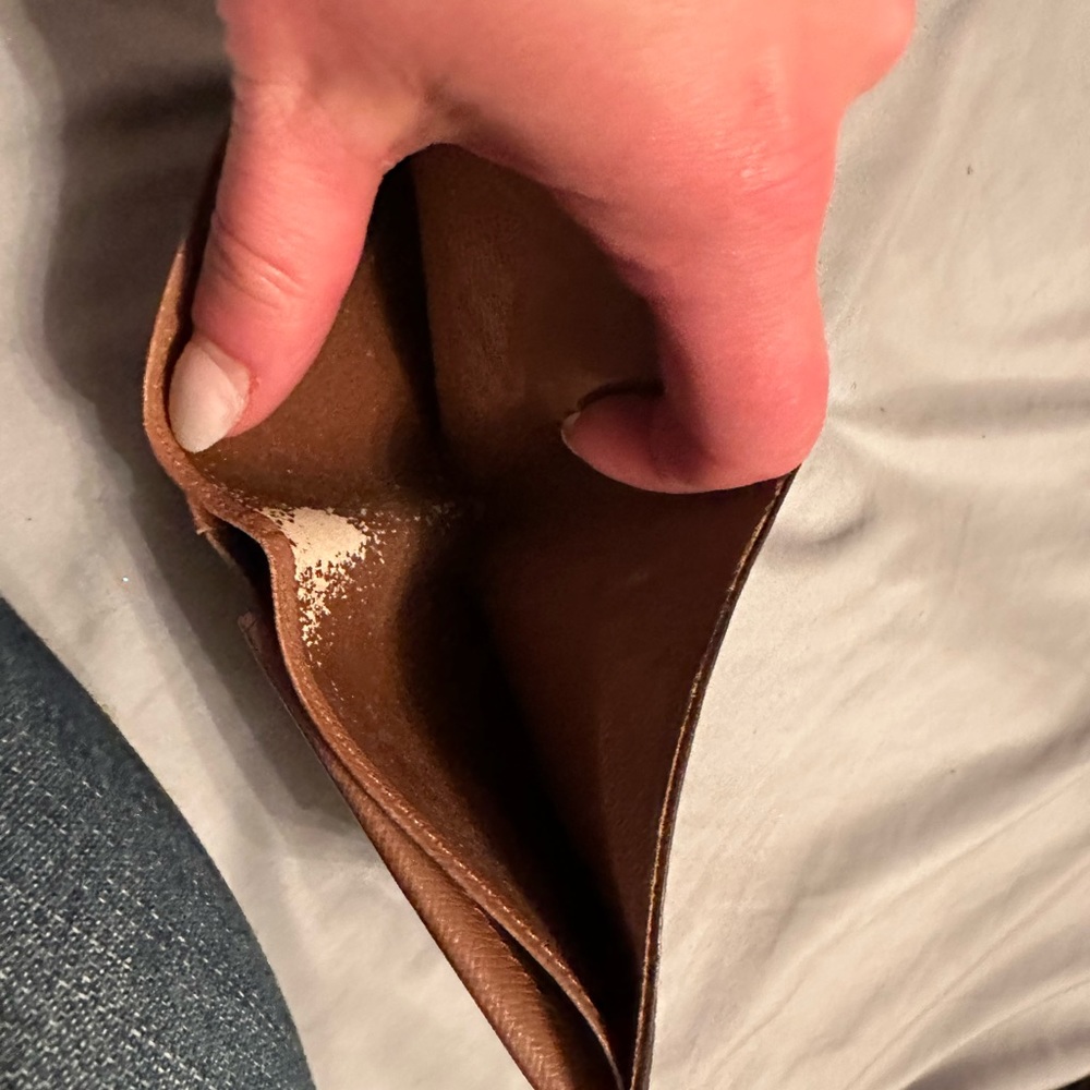 Louis Vuitton men’s wallet - Picture 4 of 5